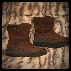 UGG Women’s Maddox Size 8